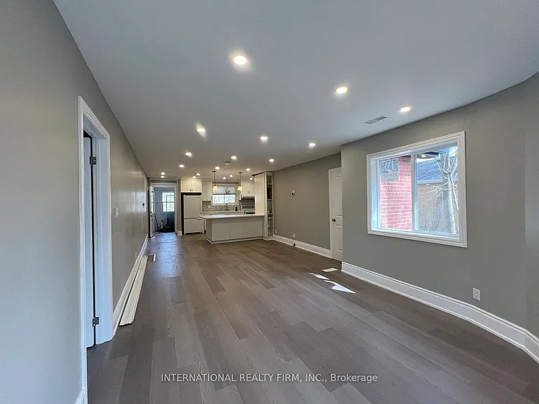 73 Murray Dr — Photo 13