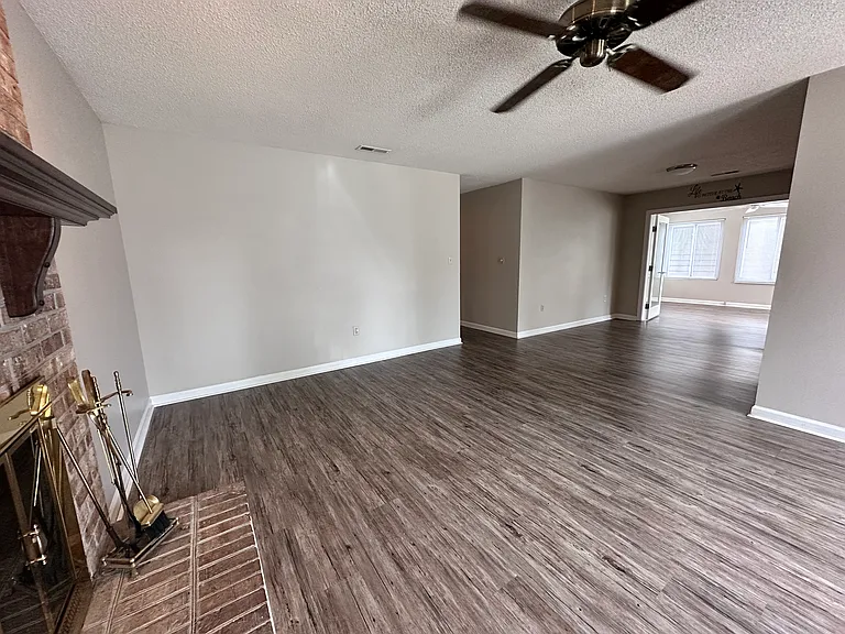 6536 Valene Ct — Photo 21