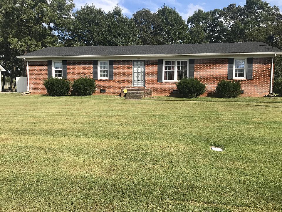 1st image of 521 Sun Cir