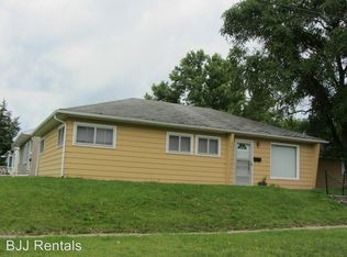 301 Esther St, Waterloo, IA 50703