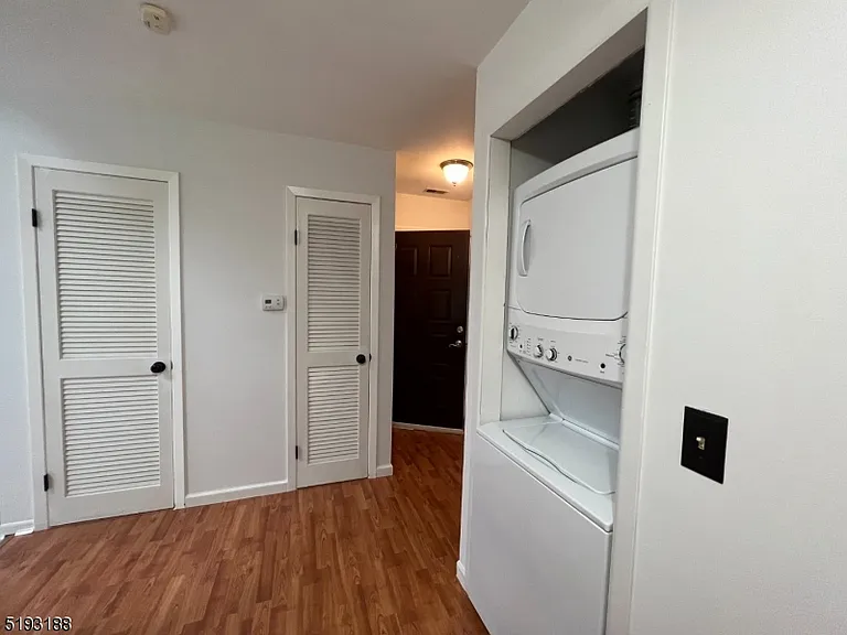 20 Augusta Dr #8 — Photo 5