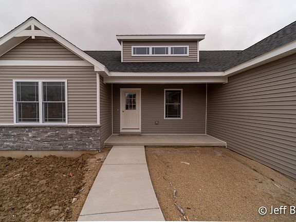 3rd image of 205 Thornhill Ct
