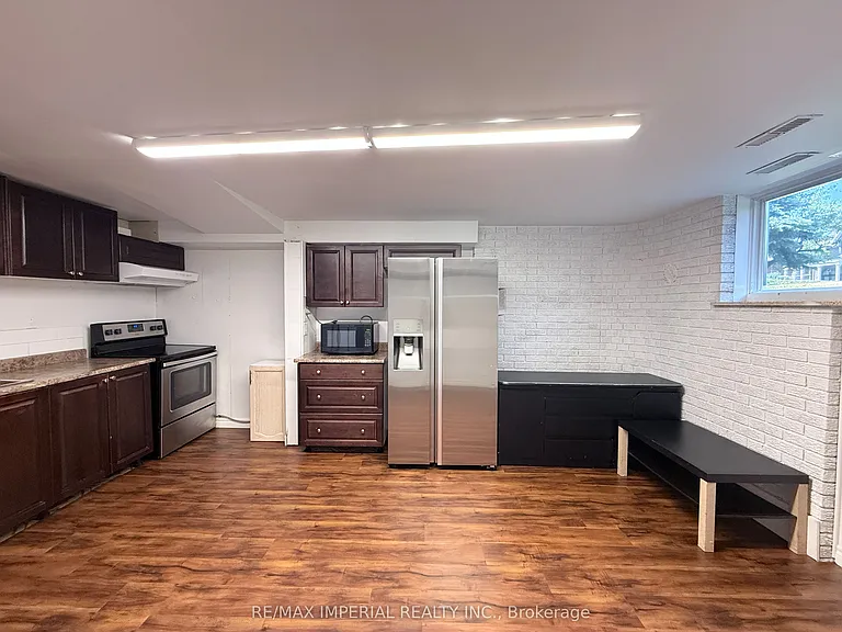 52 Yongehurst Rd #2 — Photo 4