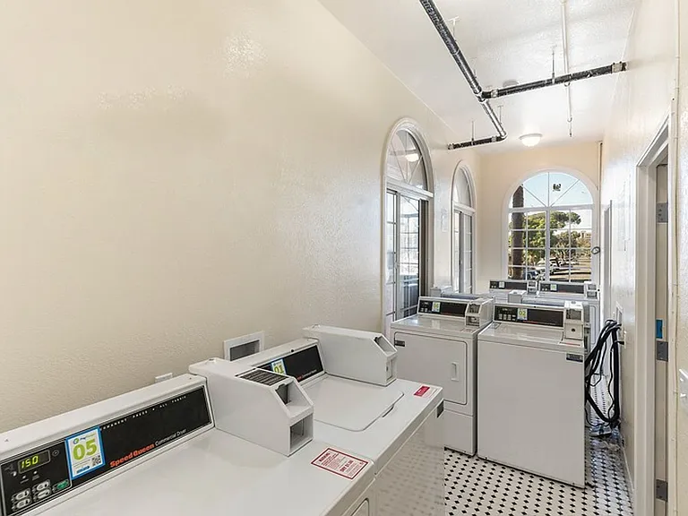 Soto Rose Apartments — Photo 72