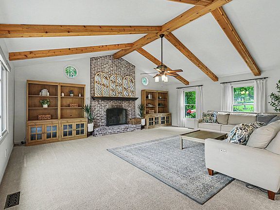 2nd image of 568 Columbine Ct