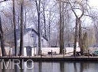 5422 Point Dr, Mecosta, MI 49332
