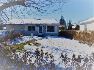 300 Munson Ct, Grandview, WA 98930