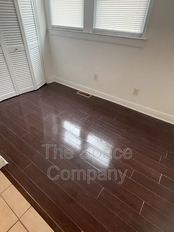 2 bed, 1.0 bath, 1000 sqft, $2,500 — Photo 4