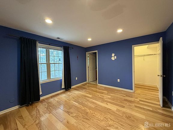 5th image of 247 River Rd