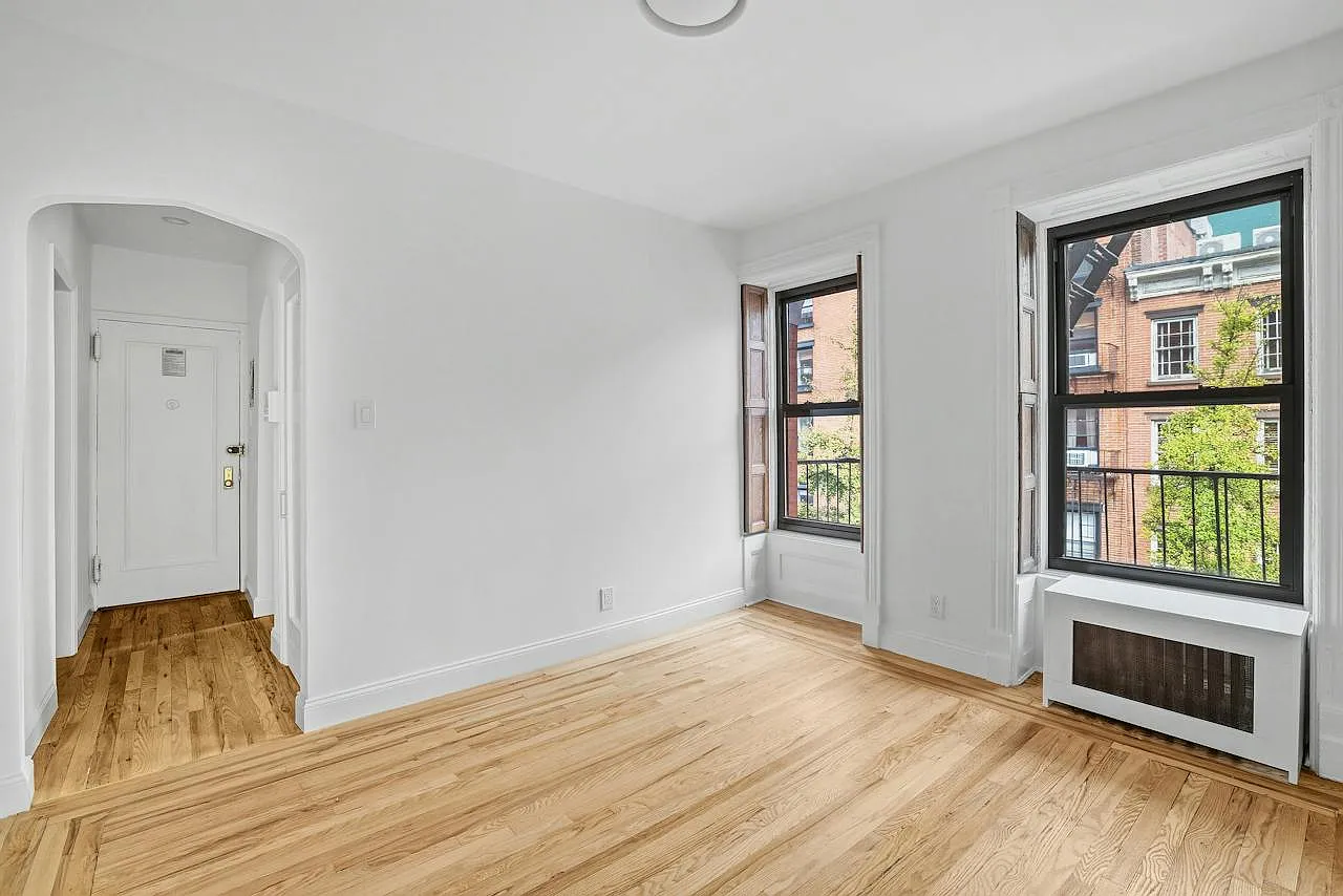 400 Bleecker St — Photo 3