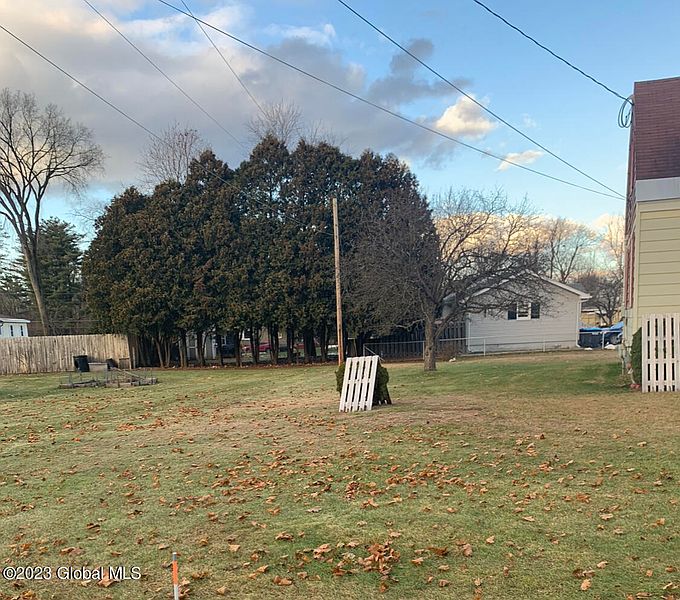 2nd image of 25 Mac Arthur Drive