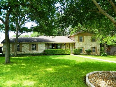 1st image of 1015 Flaming Oak Dr