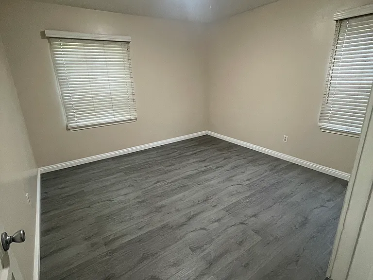 2303 Belle St — Photo 12