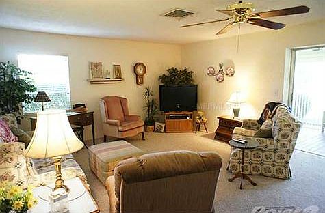 5th image of 3124 Village Green Dr #1121