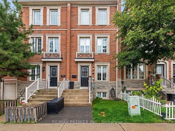 48 Odoardo Di Santo Cir, Toronto, ON M3L 0E7