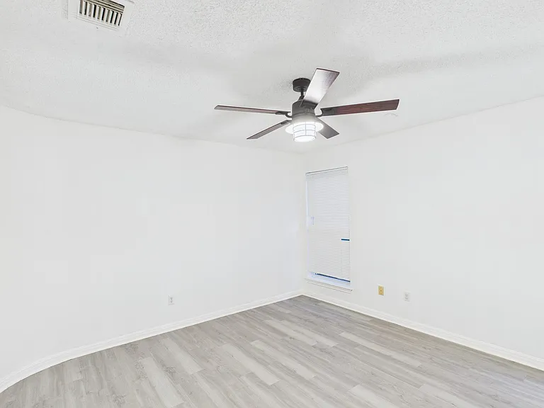 7610 Hopewell Ln — Photo 16