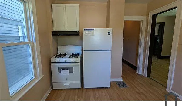 443 W Thornton St — Photo 34