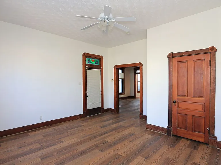 401 Lincoln St — Photo 6
