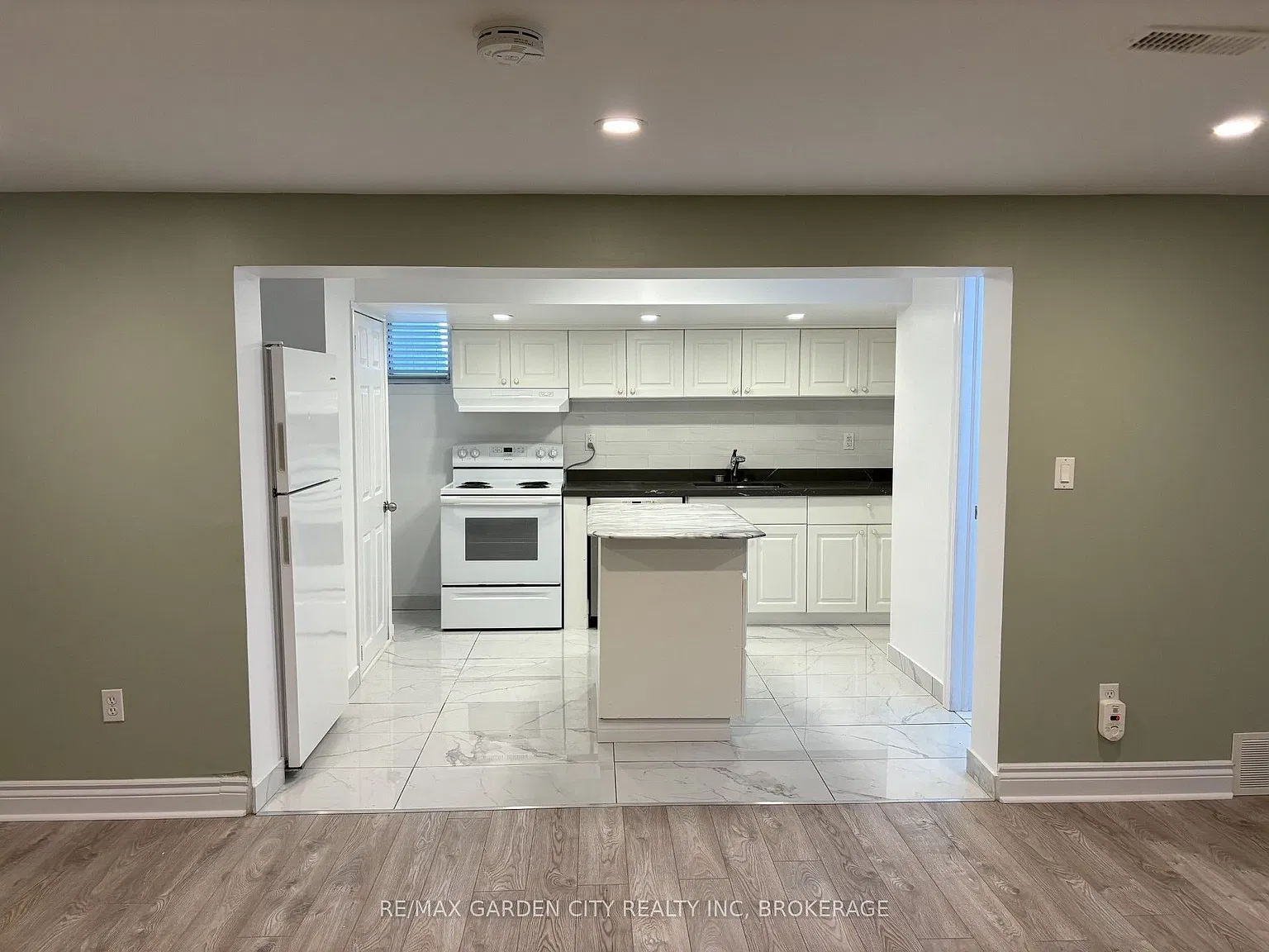 1 bed, $1,600 — Photo 4
