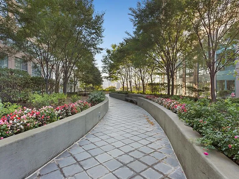 446 Kent Ave #2C — Photo 9