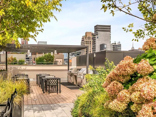 450 Washington Street image 12 of 19