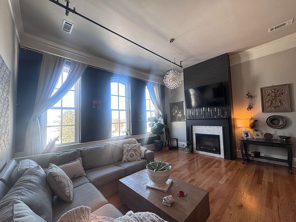 108 Maiden Aly Suite 203