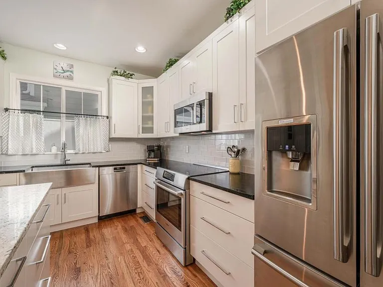 4220 Ravenna Pl — Photo 15