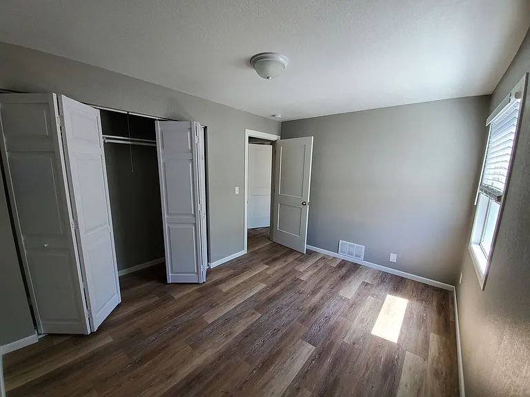 702 S 10th St — Photo 1