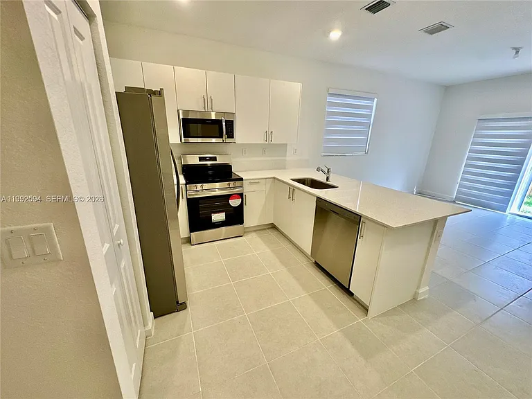 2867 SE 25th Ter — Photo 16
