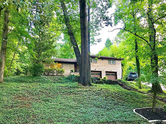 2nd image of 4301 Hiawatha Dr