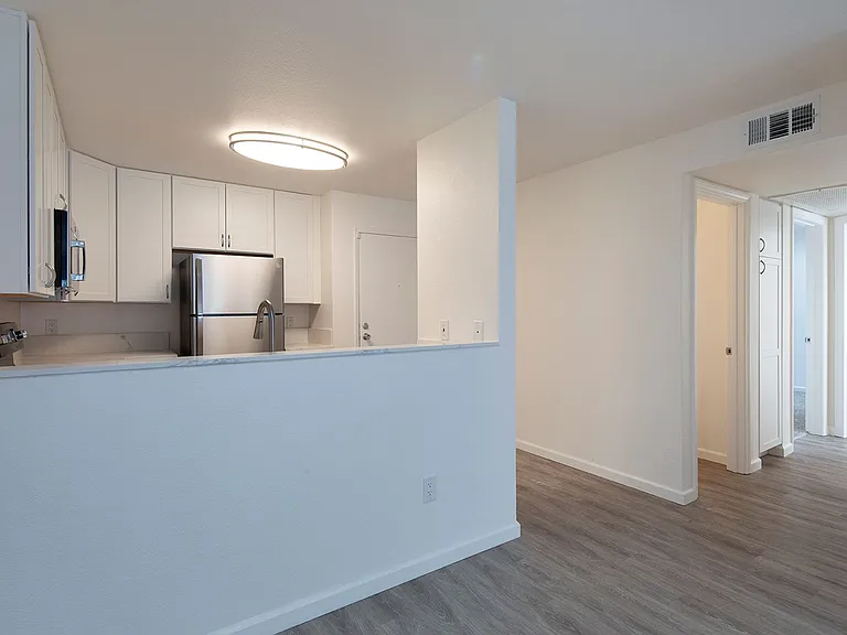 Mission Pacific Apartments — Photo 73