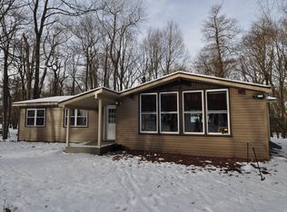 40 Estates Dr, Lake Harmony, PA 18624