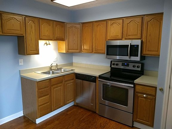 5th image of 499 Clairbrook Ave
