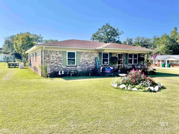 20 Karen St, Flomaton, AL 36441