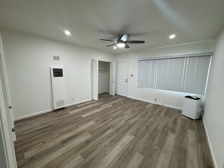 Crestwood Apartments — Photo 5