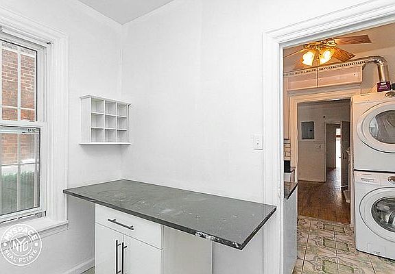 2nd image of 1021 Union St #Q1