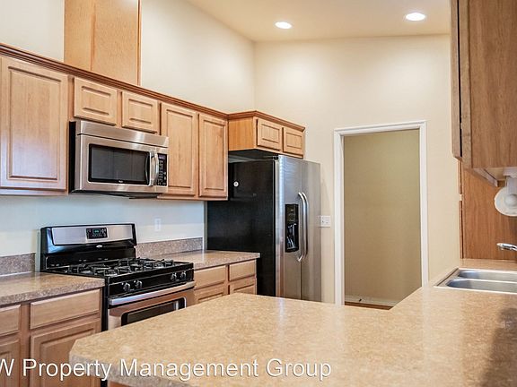 2nd image of 4922 109th St NE #B