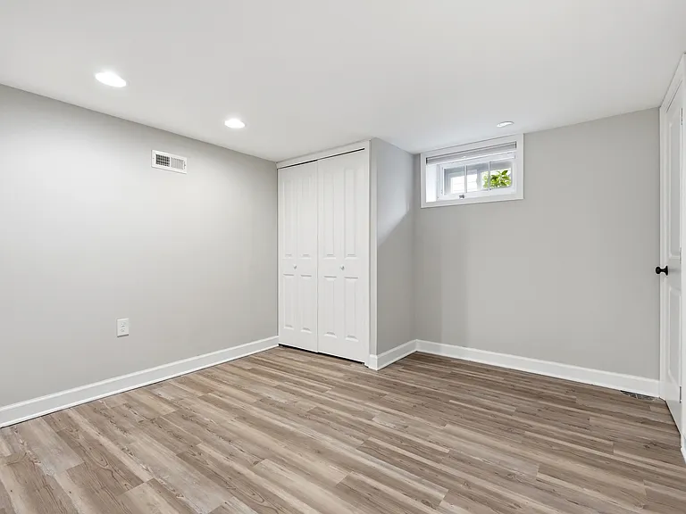 10 Birch Ave — Photo 17