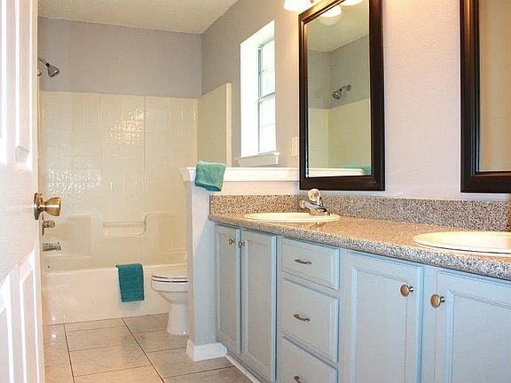 4th image of 2582 Trailwood Dr