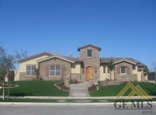 2111 Tiverton Dr, Bakersfield, CA 93311