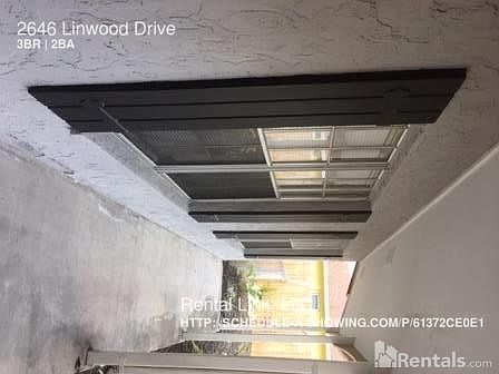 2nd image of 2646 Linwood Dr