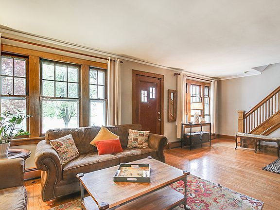 2nd image of 53 Montrose Ave