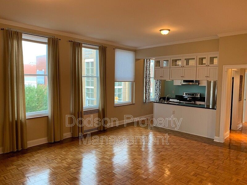 1st image of 212 E Clay St Unit 3B