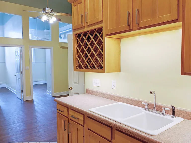 116 1/2 N Walnut St — Photo 3