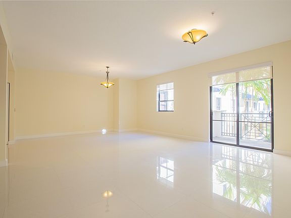 3rd image of 8395 SW 73rd Ave APT 516