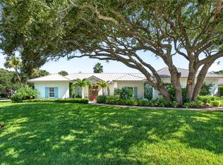 911 Holoma Dr, Indian River Shores, FL 32963