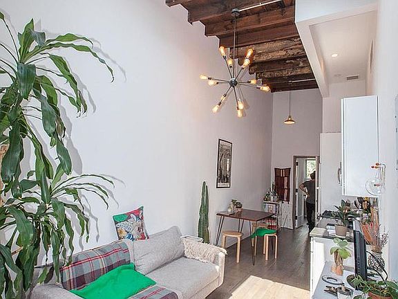 4th image of 212 Freeman St APT 3R