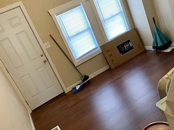 2nd image of 328 Townsend St