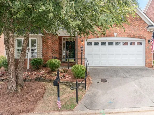 1045 Kensford Dr, Lewisville, NC 27023