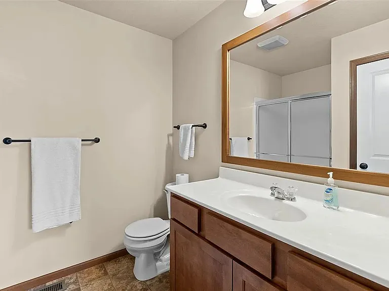 1635 Burr Dr — Photo 1